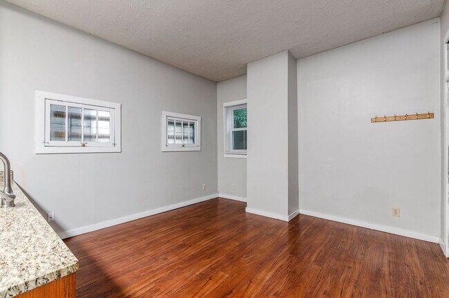 Building Photo - 1518 Worthington St
