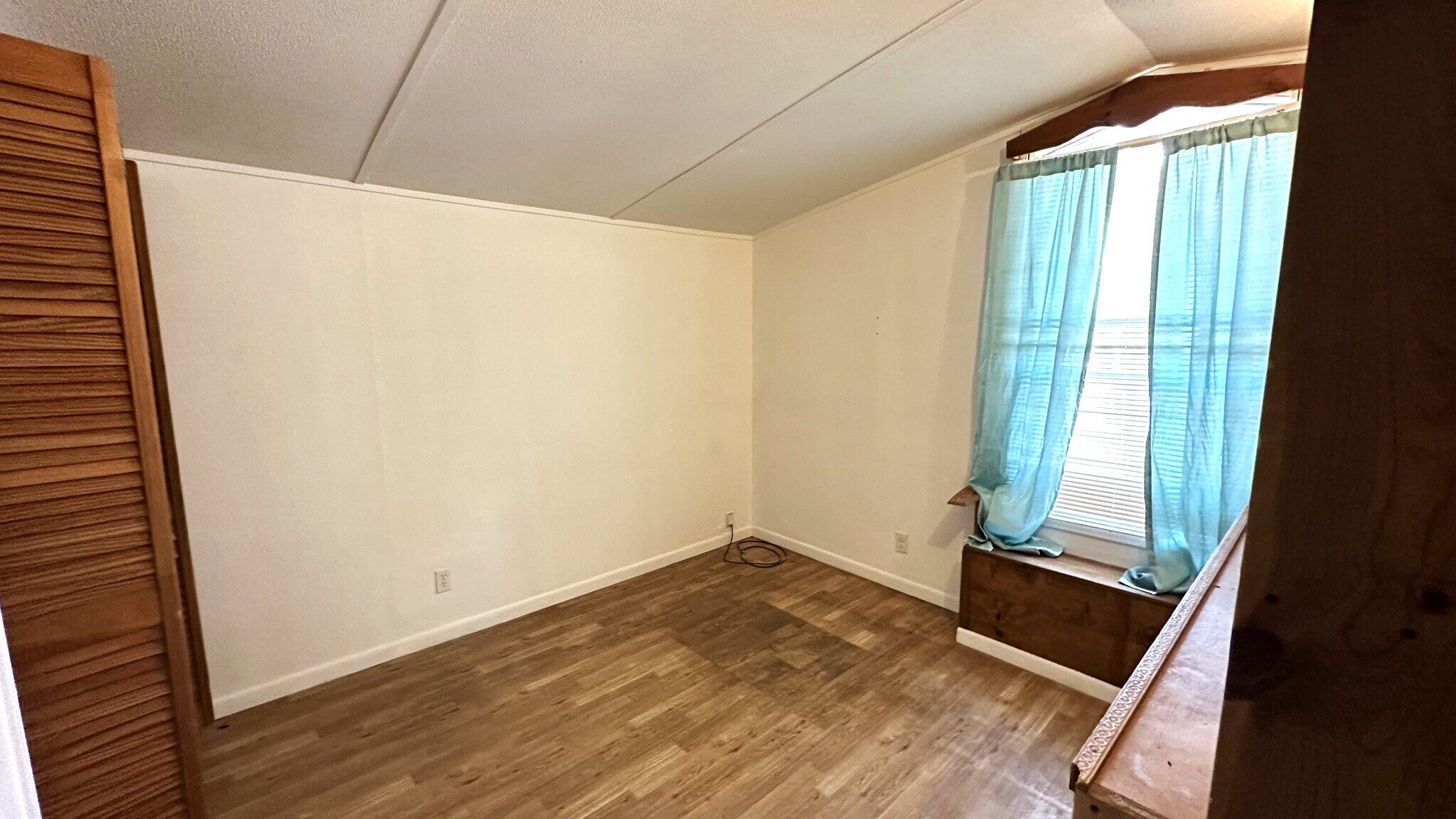 Building Photo - 914 FM 2808