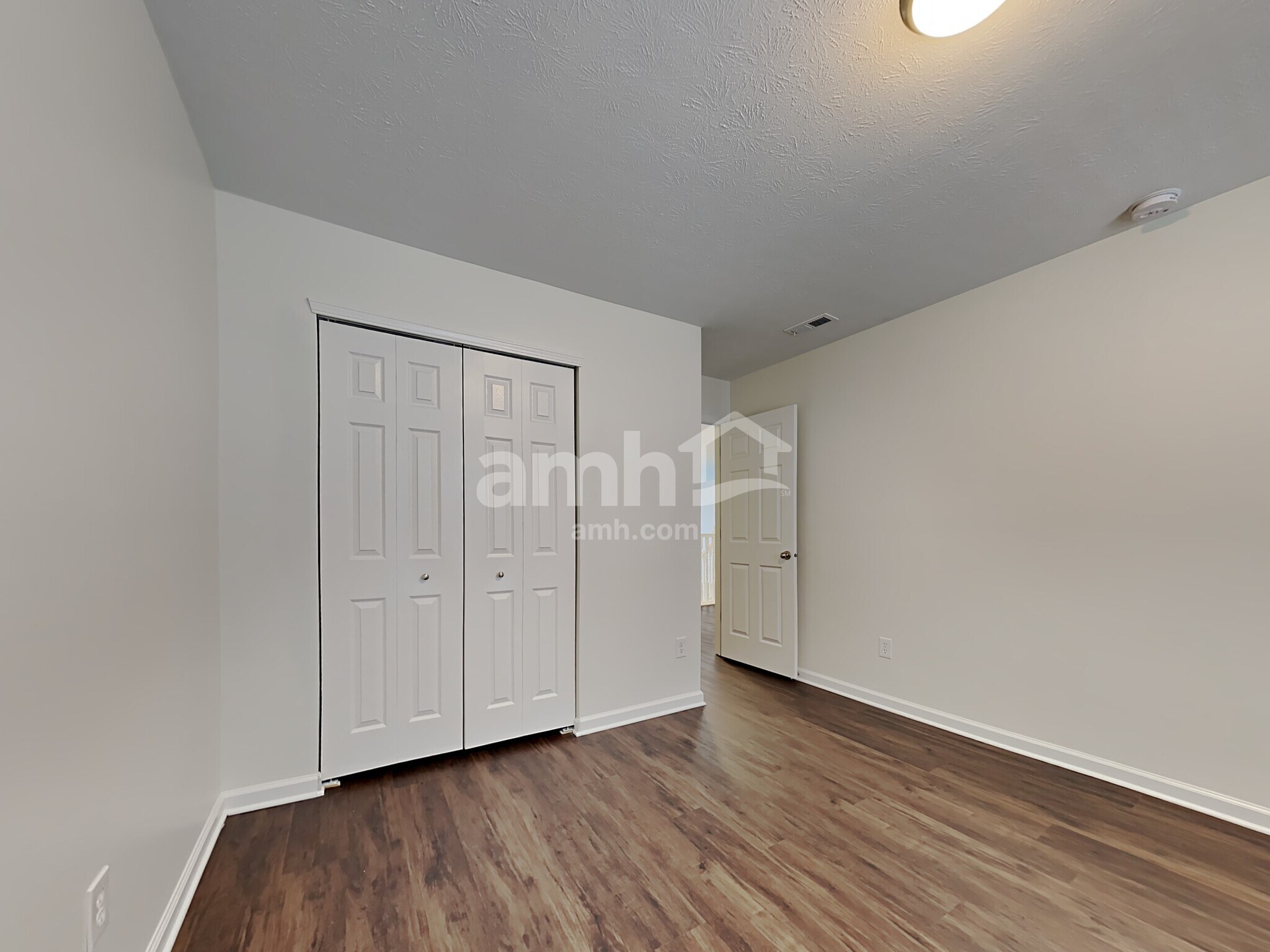 Building Photo - 15518 Farmland Ct