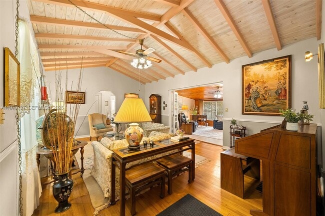 Building Photo - 430 NE 52nd Terrace