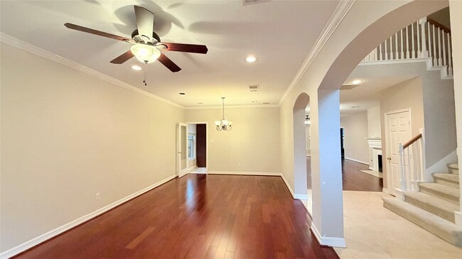 Building Photo - 2218 Blue Rose Dr