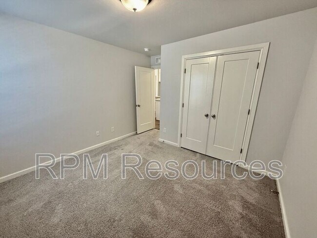 Building Photo - 412 Kearny Ln