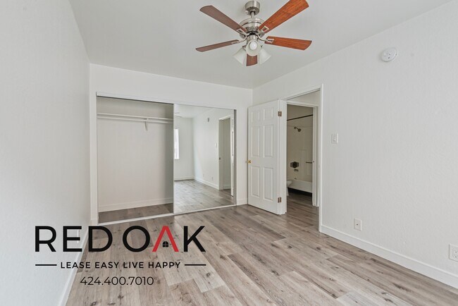 Building Photo - 4069 Oakwood Ave