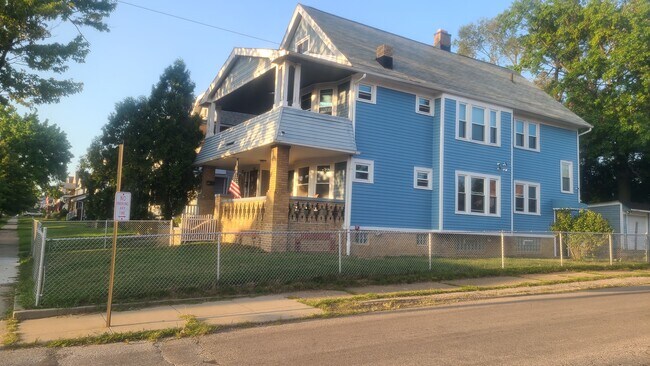 Primary Photo - 3737 W 135th St