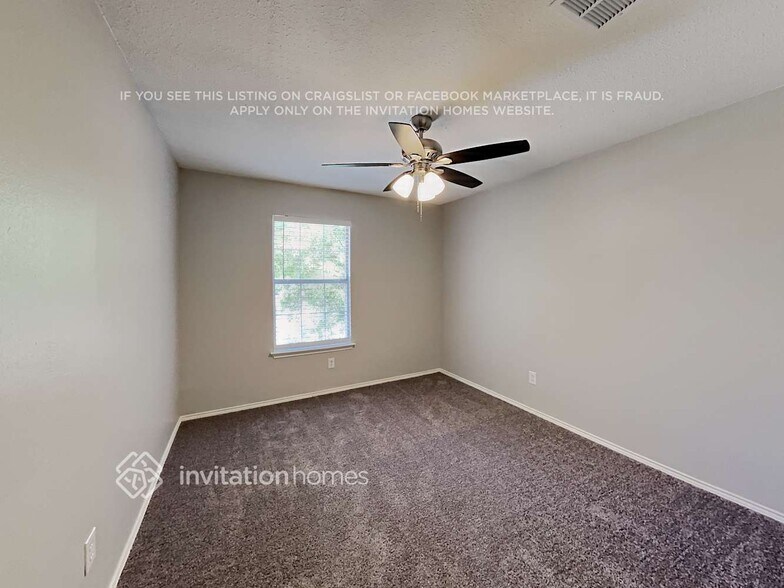 Building Photo - 828 Sansome Dr