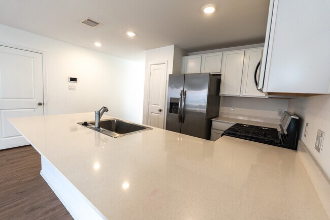 Building Photo - 27006 Breakaway Ln