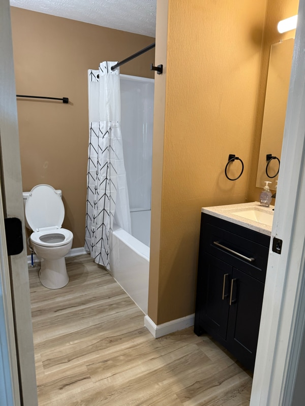 Building Photo - 3302 N Chester Ave