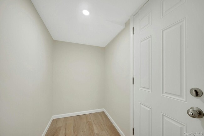 Building Photo - 25 S Washington St