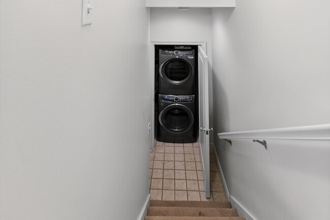 Building Photo - 417 S Ashley St