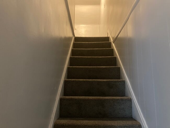 Building Photo - 6028 Penn St