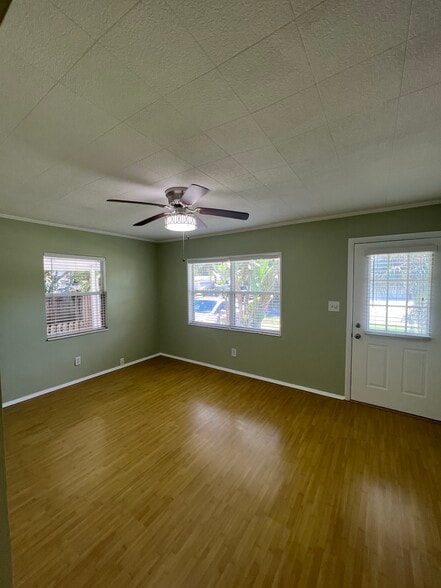 Building Photo - 5321 Newton Ave S