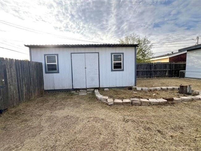 Building Photo - 4416 Redbud Ave