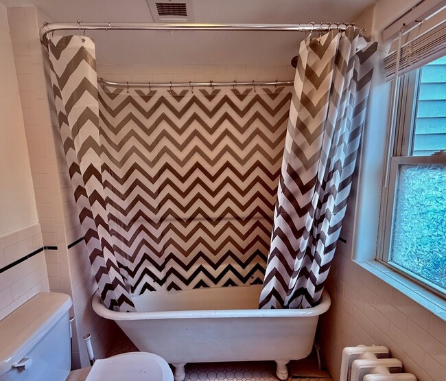 Building Photo - 2+ BED/1.5 BA Solid HOUSE in great East Passyunk/LOMO location w/ Central AC-HARDWOOD Flooring-WA...