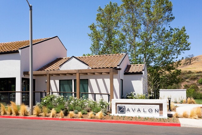 Building Photo - Charming 1-Bedroom Retreat in Calabasas – ...