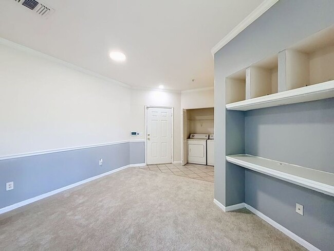 Building Photo - 3757 Conroy Rd
