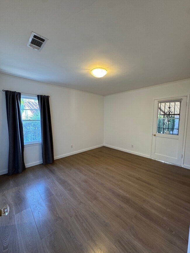 Building Photo - 838 14th St