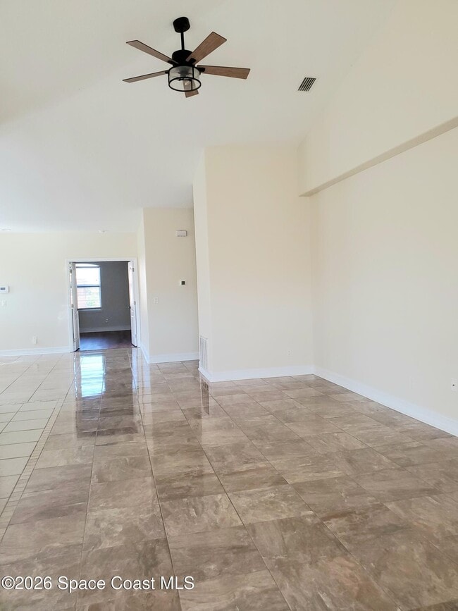 Building Photo - 1045 Venetian Dr