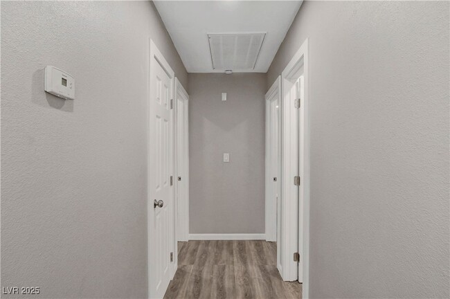 Building Photo - 612 Buttonwood Ln