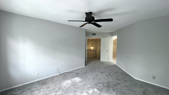 Building Photo - Spacious 2-Bedroom in Jupiter with 2.5 Baths!
