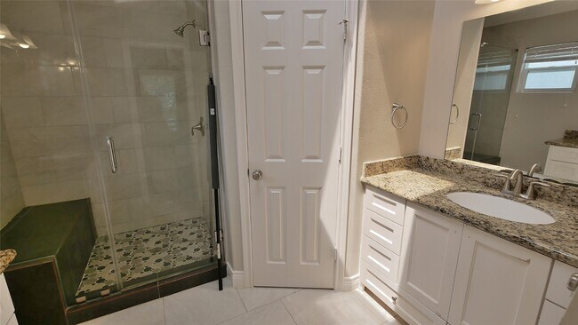 Building Photo - 4315 Field Meadow Dr