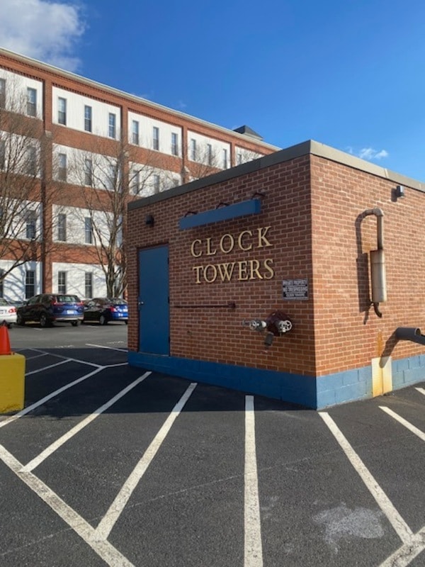 Building Photo - 917 Columbia Ave