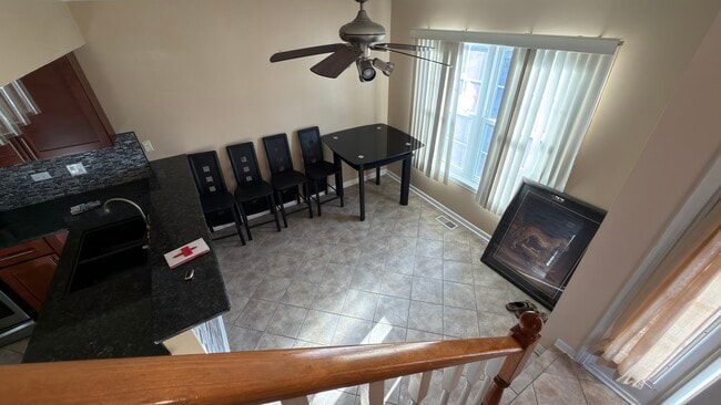 Building Photo - 8114 160th St