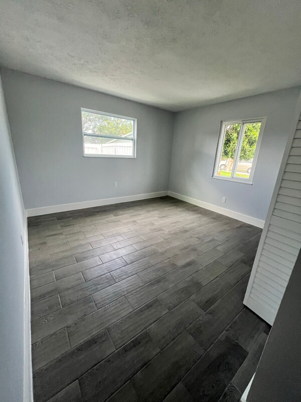 Building Photo - 4595 SE Marie Way