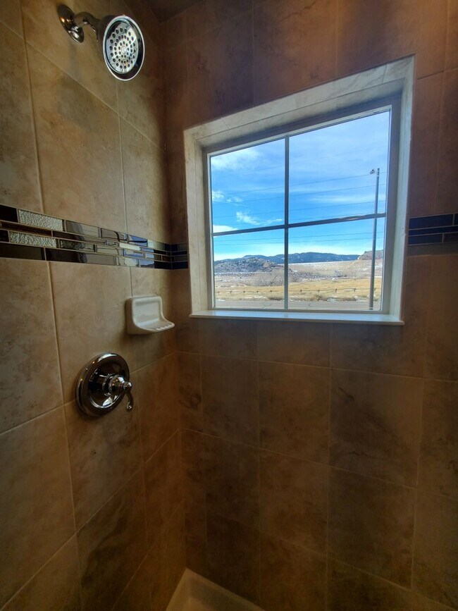 Building Photo - Updated 3 Bedroom Townhouse Across From Horsetooth Reservoir!