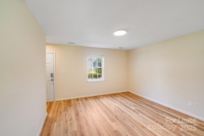 Building Photo - 3425 Anson St