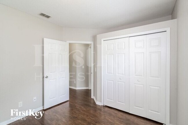 Building Photo - 3332 Rogue St