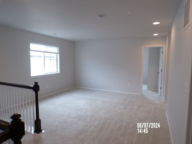 Building Photo - 979 Oleander St
