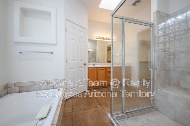 Building Photo - 3760 N Bay Horse Loop