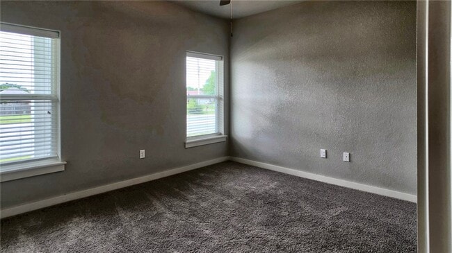 Building Photo - 1813 N Izard Ln