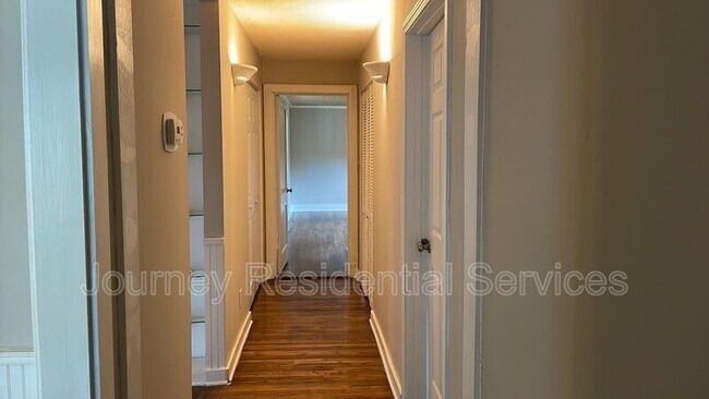 Building Photo - 539 W Weatherspoon St