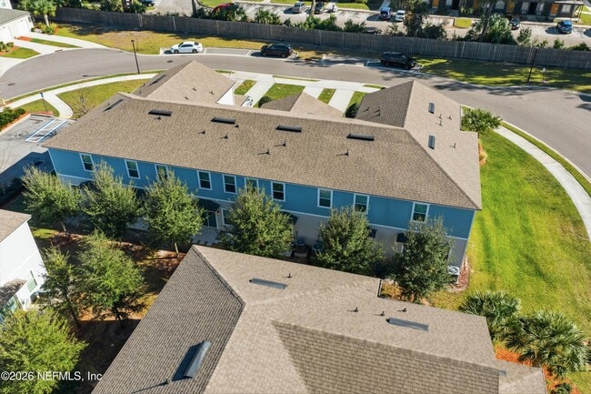 Building Photo - 377 Aralia Ln