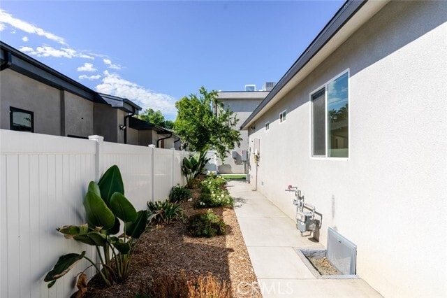 Building Photo - 6837 Yolanda Ave