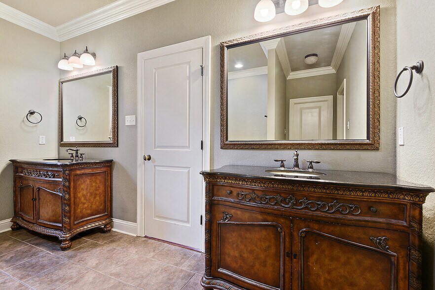 Building Photo - 12170 Canterbury park dr