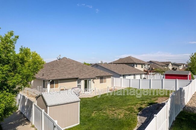 Building Photo - 702 Durham Dr