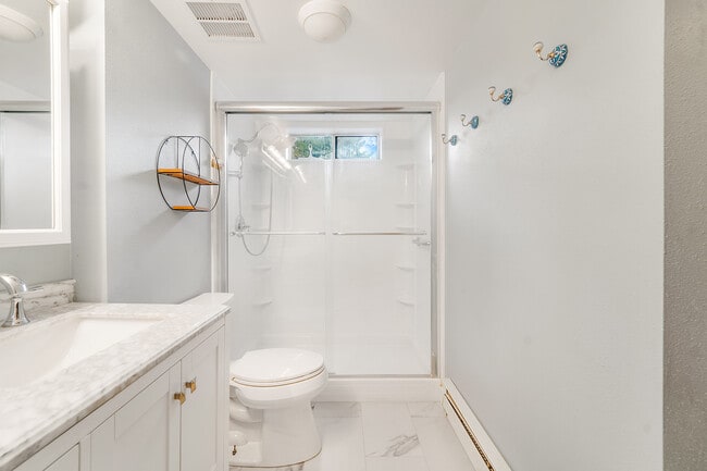 Building Photo - 3914 S Regal St