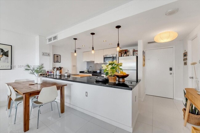 Building Photo - 2451 Brickell Ave