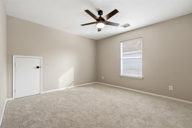 Building Photo - 3711 Slocom Dr