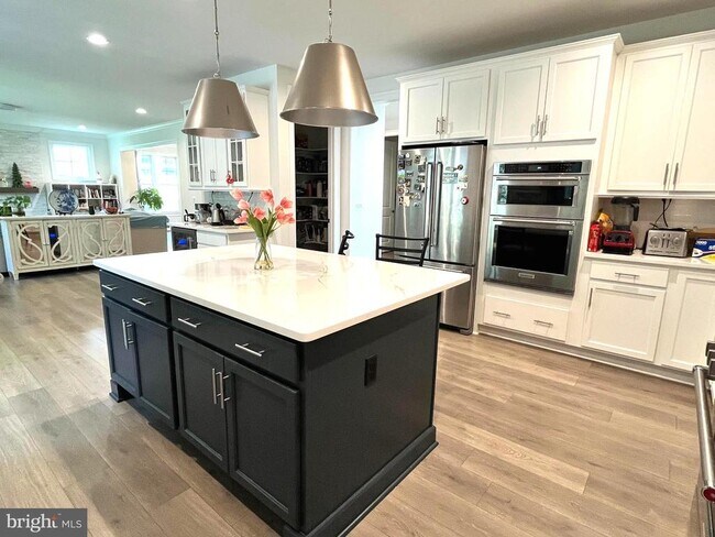 Building Photo - 6626 Moly Dr