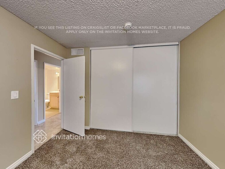 Building Photo - 5922 W Mauna Loa Ln