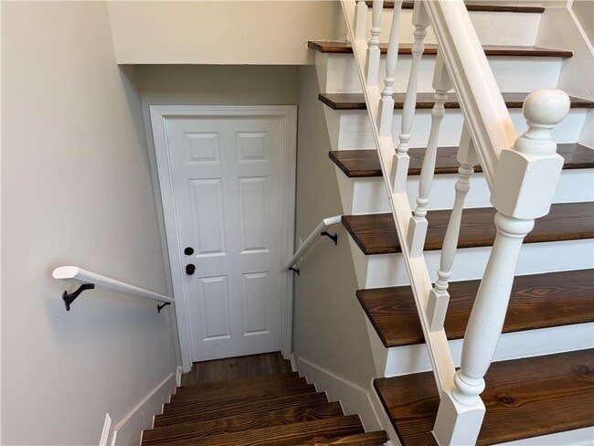 Building Photo - 934 Bay Ridge Dr