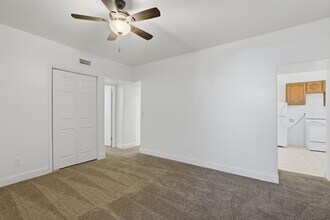 Building Photo - 541 27th St