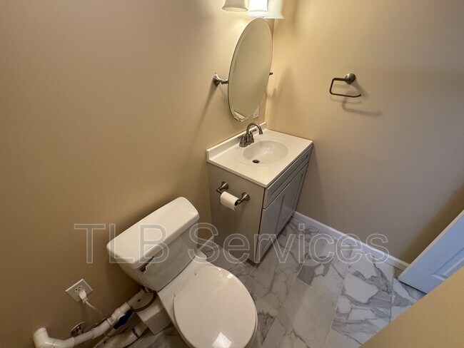 Building Photo - 542 Montdale Rd