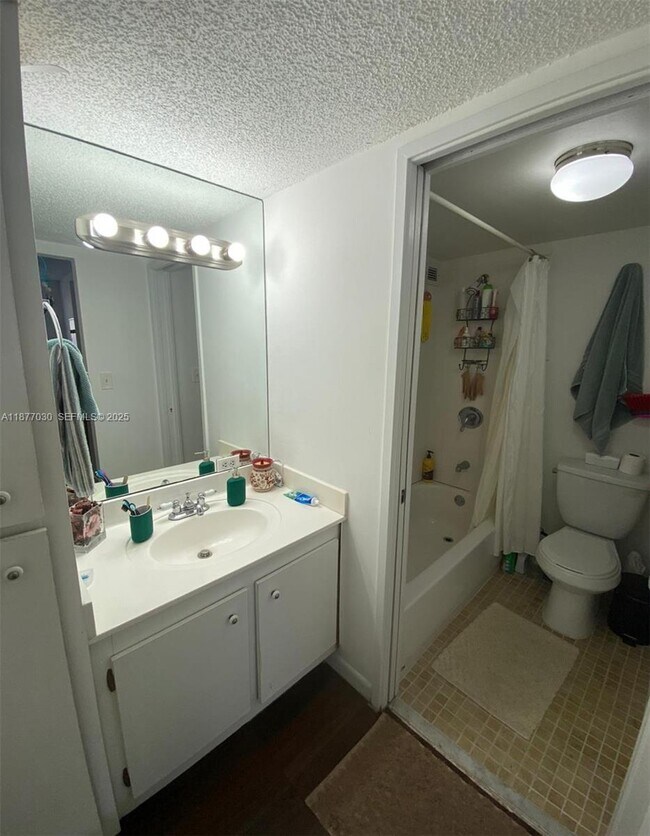 Building Photo - 16909 N Bay Rd