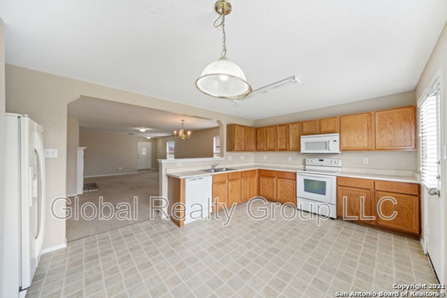 Building Photo - 129 Creek Run