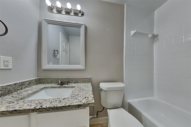 Building Photo - 22210 Summer Breeze Ln