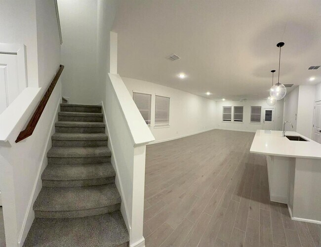 Building Photo - 4715 Bay Vista Dr